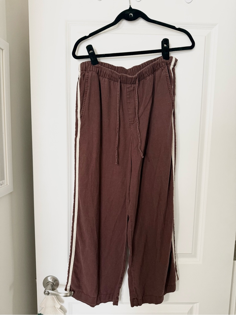 Relaxed linen blend wide leg Pants with Side Stripe - Brown